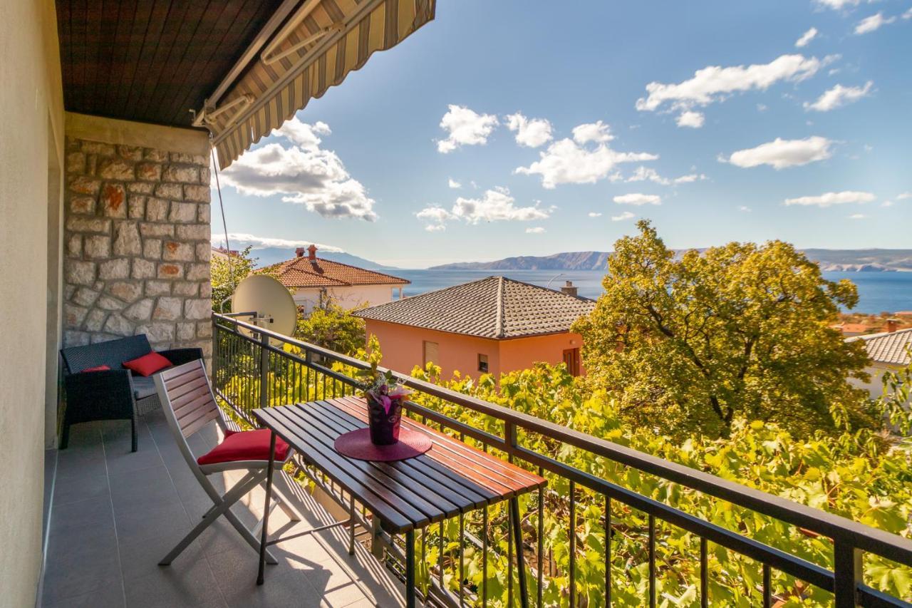 Apartments Lord Novi Vinodolski Exterior photo